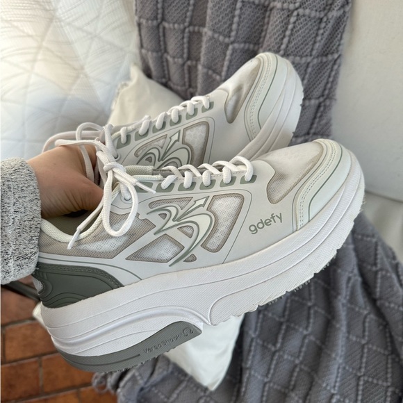 Gravity Defyer Shoes - Gravity Defyer G-Defy Ion Walking Shoe - Women's Sz 9